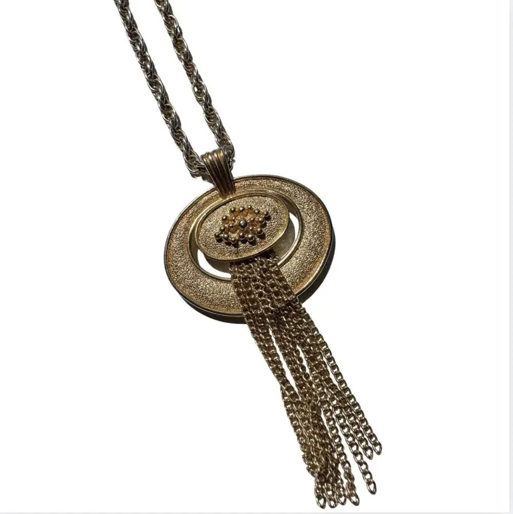 Vintage Avon Signed Gold Tone Necklace 24